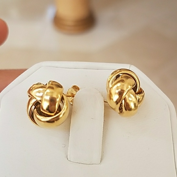 14k Yellow Gold plated 10mm Knot Earrings - Picture 8 of 8